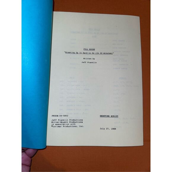 Original Signed Full Script of Fuller House from 1989 John Stamos Autograph - Picture 2 of 3
